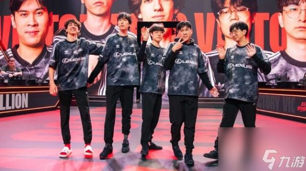 北美LOL职业队员因穿违规洞洞鞋被罚5000刀 鞋厂火速签约