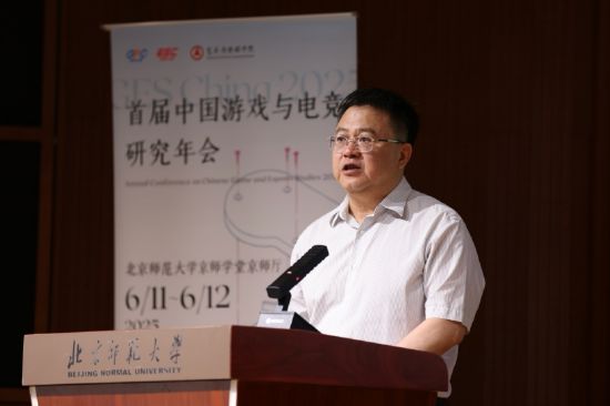 中国高等教育学会智慧教育研究分会副理事长、教育部高等教育司原一级巡视员 宋毅