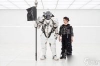 《羊蹄山之魂》女主拜访小岛工作室 晒与“Ludens”合照