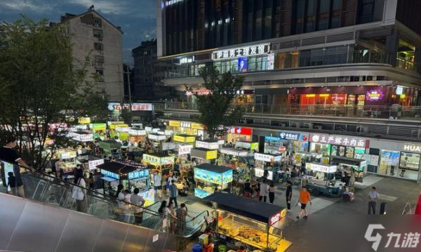 南京魔兽夜市的具体位置是什么？如何前往？