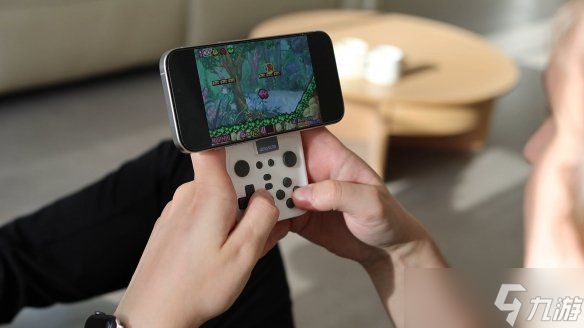 磁吸手柄abxylute M4登场 手机秒变掌机还原实机手感