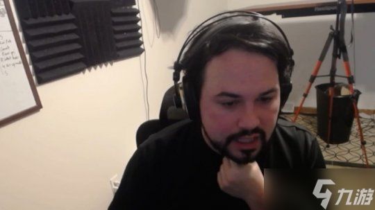 硬核玩家手工打造《宝可梦》图鉴还原终端 丰富功能致敬经典原作