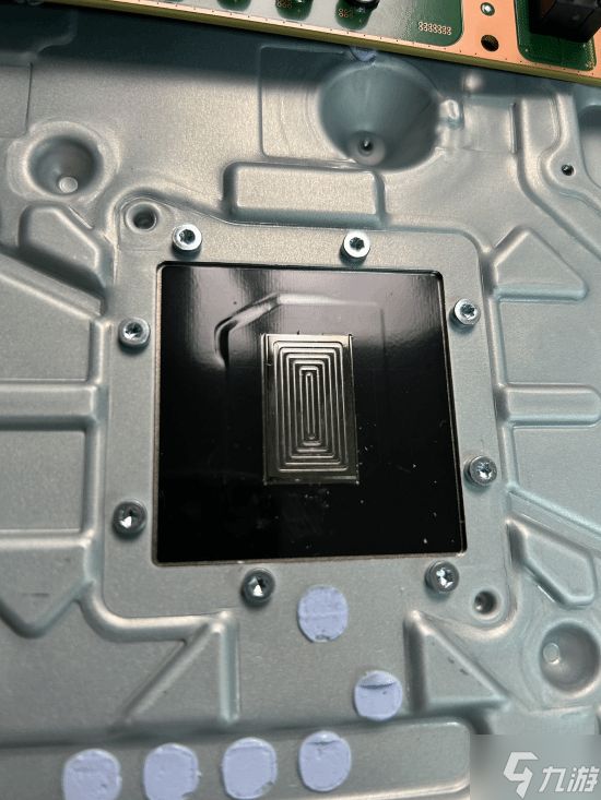 新型号PS5散热大升级！再也不担心液金泄露