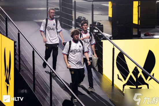 donk红温暴怒!单图34杀赢不了 离场骂了一路