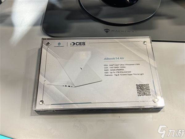 雷神发布aibook14 Air Carbon全能本新品：1kg碳纤维轻薄机身搭配18小时持久续航