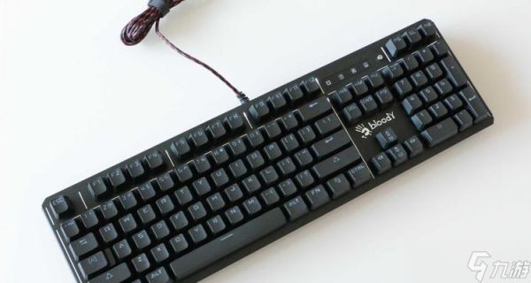 英雄联盟职业冠军选手通常使用什么鼠标？这些鼠标有何特点？