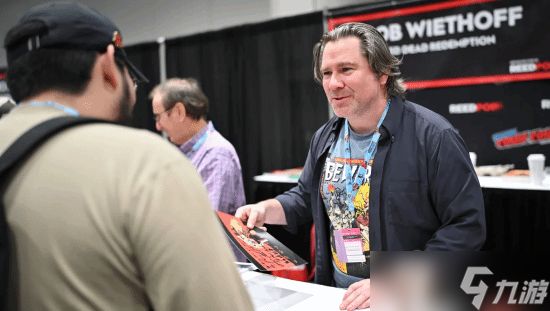 罗杰·克拉克以亚瑟·摩根身份为玩家修复情感存档