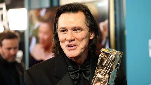 颁奖礼官员坚称：金·凯瑞不是克隆人