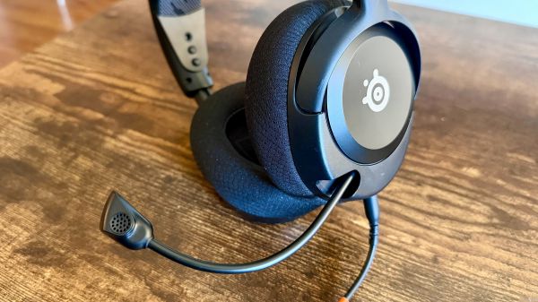 SteelSeries Arctis Nova 1 评测 (2026)