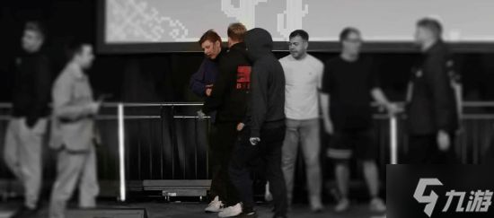 线上《反恐精英》改真人快打！CS选手重拳殴打对手 获禁赛10年