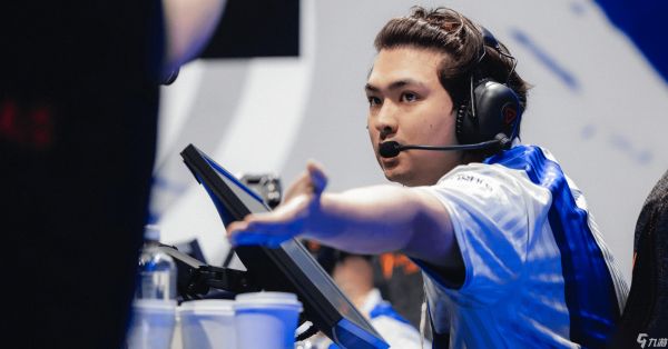 C0M 和 Okeanos 已从 Evil Geniuses 离队