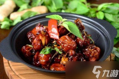 江西名菜三杯鸡中的三杯通常是哪三种调料