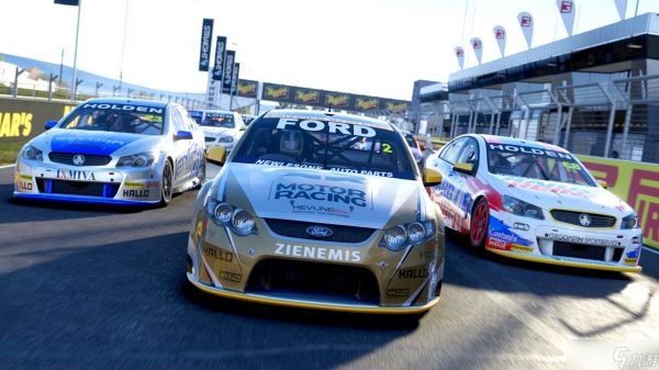 Project Motor Racing 发布 2.1 版本更新：新增免费 Holden Commodore 及 PC 三屏支持