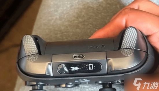 Xbox精英3手柄泄露照曝光 顶部嵌入微型屏幕